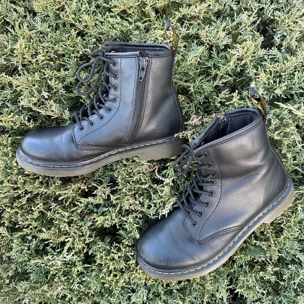 Dr. Martens Kids 1460 Softy T‎ Leather Lace-Up Boots Kids Size 3 Black